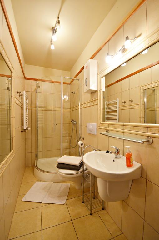 Dom Na Rozcesciu Bed and Breakfast Koniaków Eksteriør billede