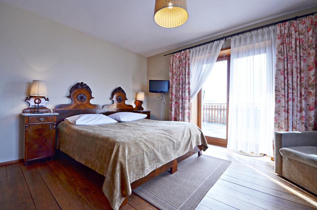 Dom Na Rozcesciu Bed and Breakfast Koniaków Eksteriør billede