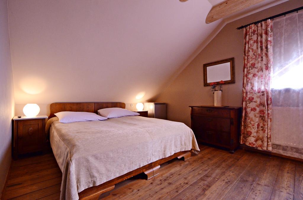 Dom Na Rozcesciu Bed and Breakfast Koniaków Eksteriør billede